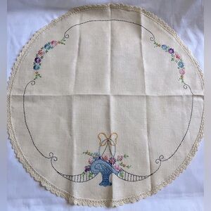 VINTAGE Embroidered Round Linen Tablecloth Diolies with Hand Embroidered…
